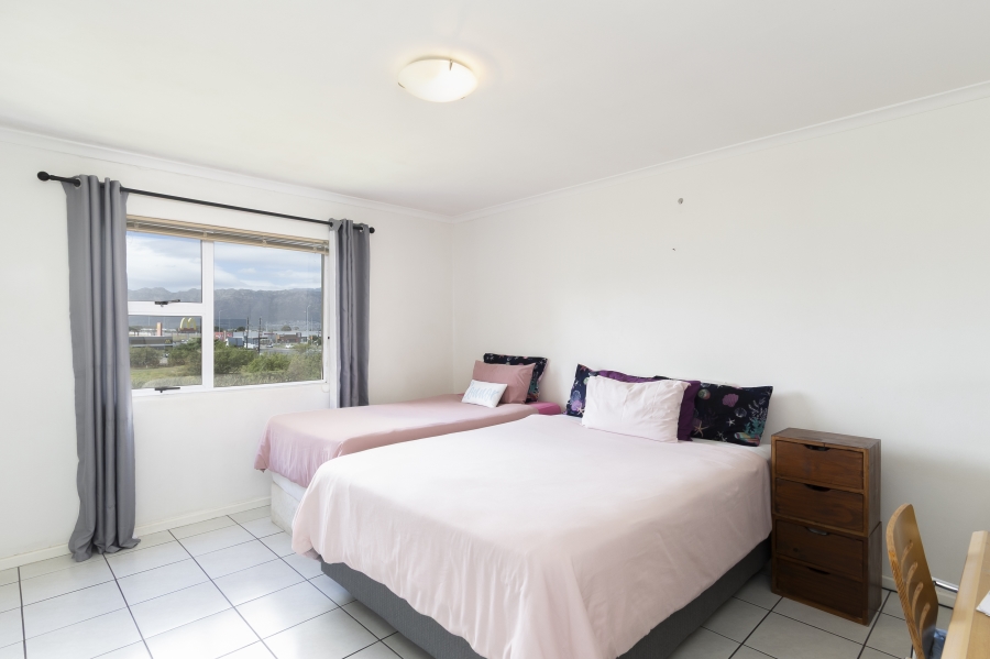 To Let 2 Bedroom Property for Rent in Heritage Park Western Cape